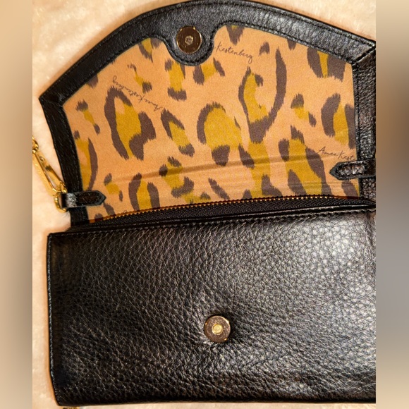 🖤 Aimee Kestenberg Delancey Leather Gold Chain Wallet Crossbody Bag in Black EUC - Picture 11 of 16